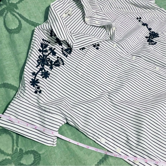 Madewell Boxy Button-Down - Picture 5 of 5